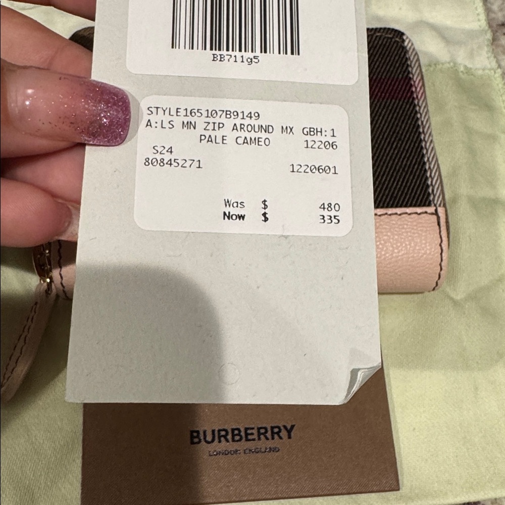 Burberry Zip new 🆕 wallet w/tags - Picture 11 of 12